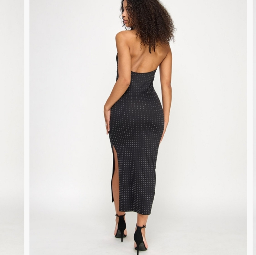Chic Black Backless Dress with Subtle Patterns